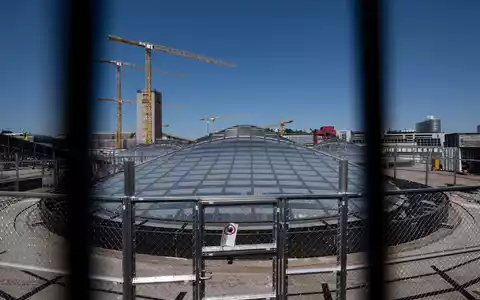 Wird nicht nur später fertig, sondern auch teurer: der neue Stuttgarter Hauptbahnhof.  - Foto: Marijan Murat/dpa