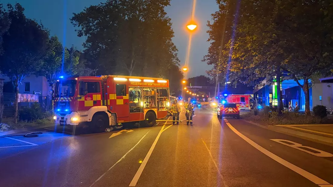 FW Mettmann: Bus brannte in Mettmann-Mitte - Bild: presseportal.de
