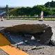 Extreme Hitze kann Beton- und Asphaltfahrbahnen beschädigen. (Archivbild)  - Bild: Rene Priebe/dpa/dpa-tmn