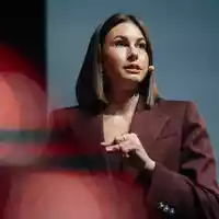 Fokus statt Dauerablenkung: Lea Feder von JETZT Performance klärt auf – so gewinnen Unternehmer ihre Konzentration zurück - Foto: presseportal.de