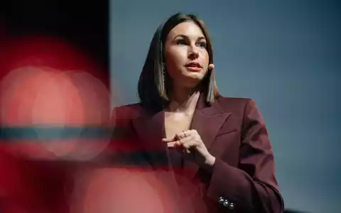 Fokus statt Dauerablenkung: Lea Feder von JETZT Performance klärt auf – so gewinnen Unternehmer ihre Konzentration zurück - Foto: presseportal.de