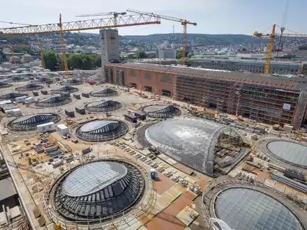 Wird nicht nur später fertig, sondern auch teurer: der neue Stuttgarter Hauptbahnhof.  - Foto: Christoph Schmidt/dpa