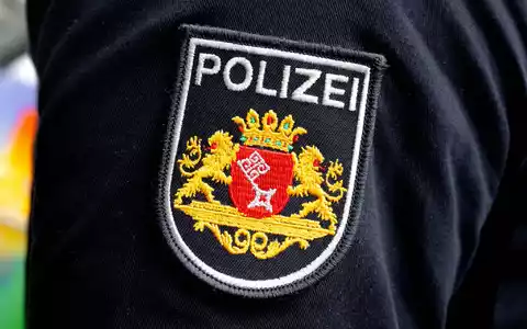 Die Polizei fahndet nach dem mutmaßlichen Täter. (Symbolbild) - Foto: Sina Schuldt/dpa