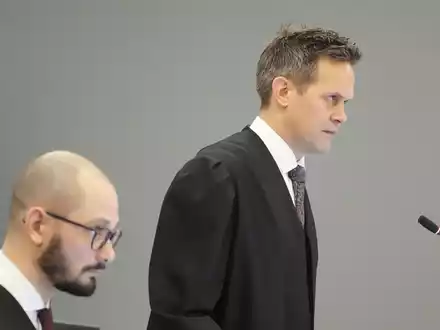 Staatsanwalt Sturla Henriksbø (rechts) möchte, dass Høiby zu einer längeren Gefängnisstrafe verurteilt wird. (Archivbild) - Foto: Ole Berg-Rusten/NTB/dpa
