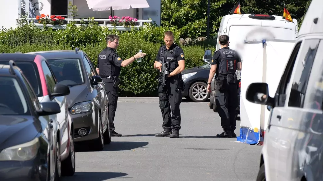 Die Polizei fahndet nach dem Täter.  - Bild: Hüneke/dpa