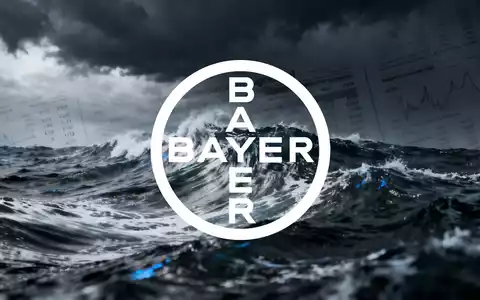 Ein stürmisches Meer unter dunklem Himmel, mit abstrakten, verschwommenen Finanzdokumenten, die hohe Risiken in der Pharma- und Agrarbranche andeuten. - Foto: über boerse-global.de