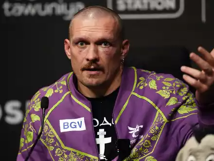 Usyk nach seinem WM-Sieg gegen Fury. (Archivbild) - Foto: Nick Potts/PA Wire/dpa