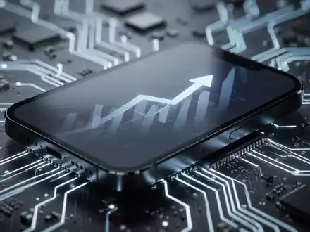 Ein modernes Smartphone, das Apple repräsentiert, mit unscharfen Schaltkreisen und Mikrochips im Hintergrund, die Preiserhöhungen andeuten. - Foto: über boerse-global.de