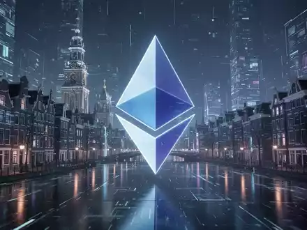 Ein stilisiertes, leuchtendes Ethereum-Logo vor einer futuristischen, digitalen Amsterdamer Skyline bei Nacht. - Foto: über boerse-global.de