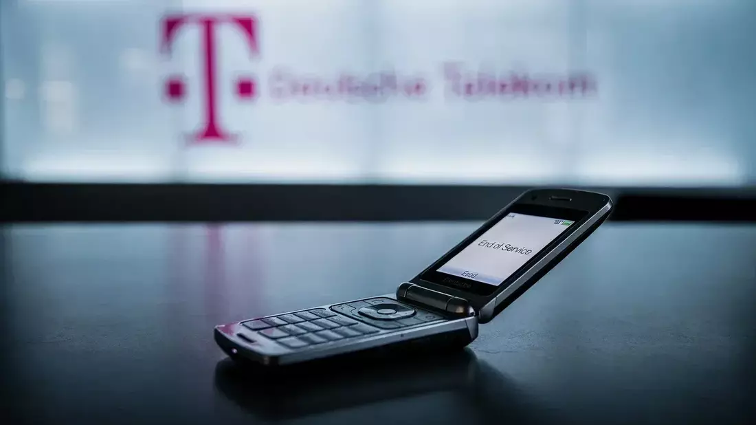 Deutsche Telekom: Buyback Ends, SpaceX Merger Fears Weigh on Stock
