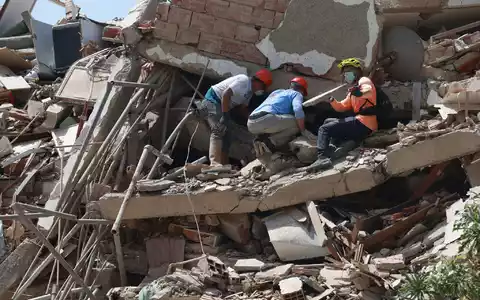 Die Suche nach Verschütteten unter den Trümmern nach dem schweren Doppelbeben in Venezuela geht unermüdlich weiter. - Foto: Javier Campos/