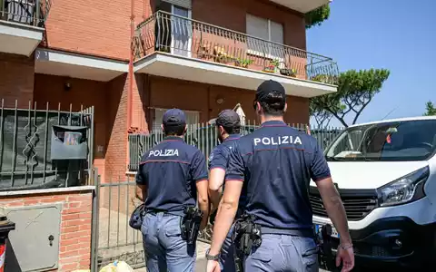 Nach dem Mord an einem Ehepaar und ihrer kleinen Tochter in Rom fahndet die italienische Polizei nach einem Verdächtigen, bei dem es sich um einen Bekannten der Familie handeln soll. - Foto: Valentina Stefanelli/LaPresse via ZUMA Press/dpa