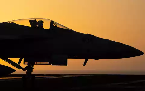 US-Militär verkündete, neue Angriffe auf Ziele im Iran geflogen zu haben. (Archivbild) - Foto: Bernat Armangue/AP/dpa