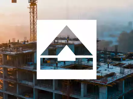 Abstrakte Darstellung einer Baustelle, die Fortschritt und die Prüfung von Gewinnzielen im Bausektor symbolisiert. - Foto: über boerse-global.de