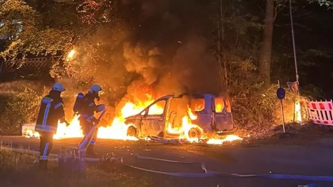 POL-HI: PKW ausgebrannt - Bild: presseportal.de