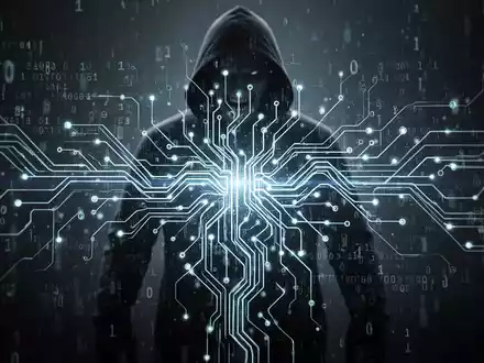 Stilisierte, leuchtende neuronale Netzstruktur mit digitalem Code-Overlay und einer Schattenfigur im Hintergrund, die KI-gesteuerte Cyberkriminalität darstellt. - Foto: über boerse-global.de