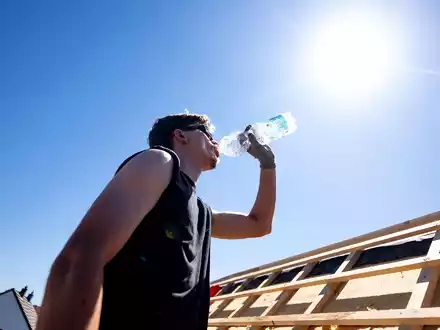 Wieder wurde ein Temperatur-Rekord aufgestellt. - Foto: Benjamin Westhoff/dpa