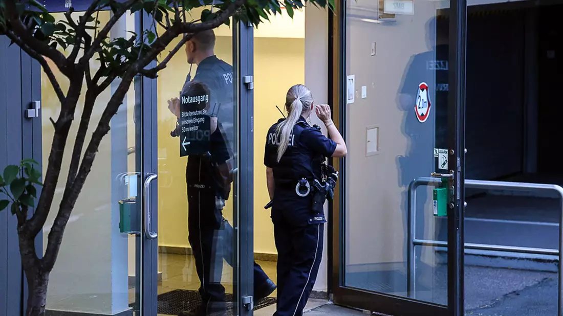 Die Fahndung nach der Unbekannten läuft. - Bild: Alex Talash/dpa