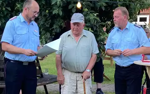 FW Flotwedel: 70 Jahre im Dienst der Feuerwehr: Besonderes Jubiläum beim Sommerfest in Bockelskamp - Foto: presseportal.de