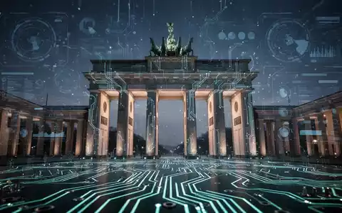 Leuchtende Leiterplatte mit Brandenburger-Tor-Silhouette, Symbol für Deutschlands digitale Zukunft und KI-Strategie. - Foto: über boerse-global.de