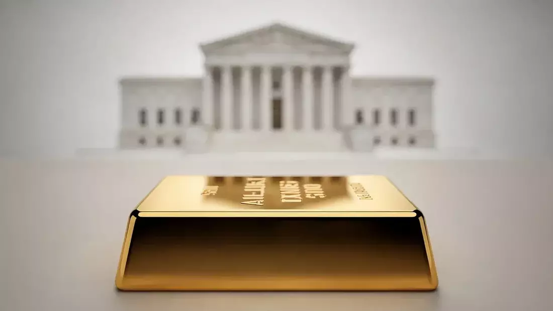 Gold Clings to $4,000 as NFP and Fed Policy Loom Over Precious Metal