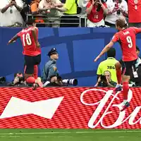 Englands Torschützen gegen Panama: Bellingham (l.) und Kane. - Foto: Fabian Fuchs/dpa