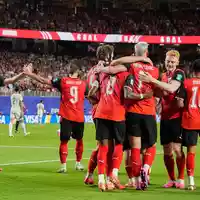 Jubel bei Österreich: Marko Arnautovic brachte sein Team in Führung. - Foto: Charlie Riedel/AP/dpa