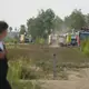 Die Feuerwehr kämpft gegen den Waldbrand. - Bild: Sebastian Willnow/dpa