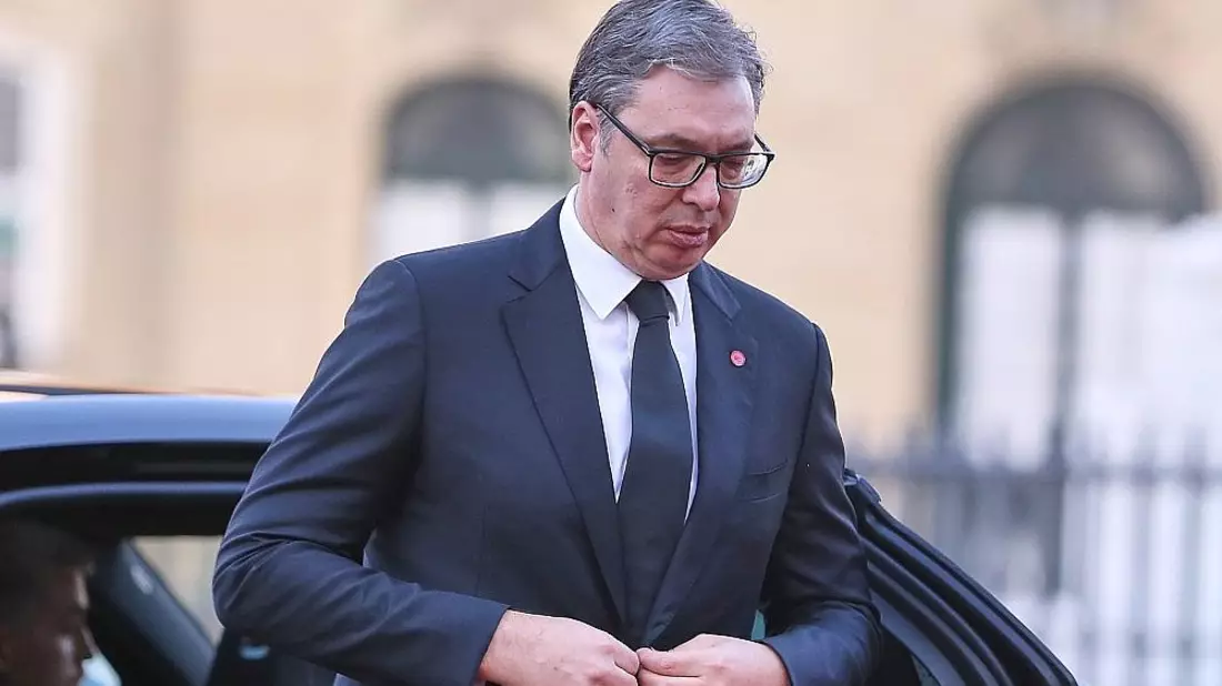 Serbischer Präsident stellt Rücktritt in Aussicht