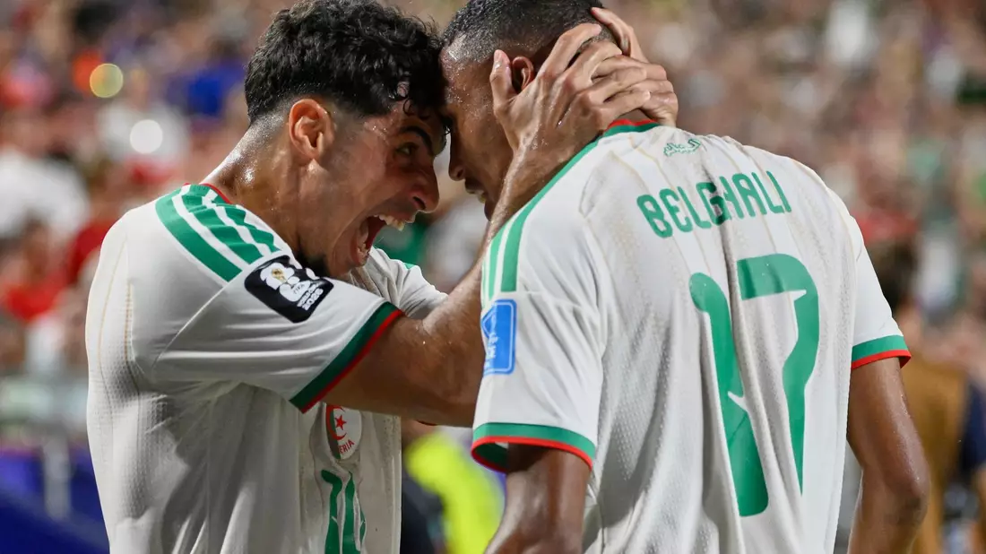 Auch Algerien konnte sich über das Weiterkommen freuen.  - Bild: Reed Hoffmann/AP/dpa