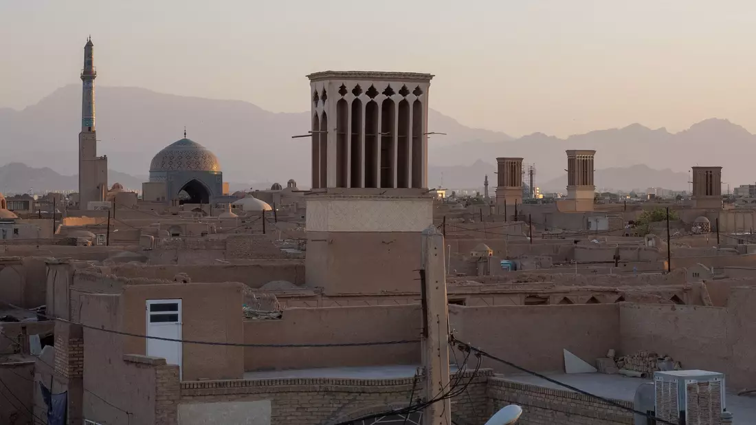 Windtürme gibt es im Iran schon seit Jahrhunderten. (Archivbild) - Bild: Arne Bänsch/dpa