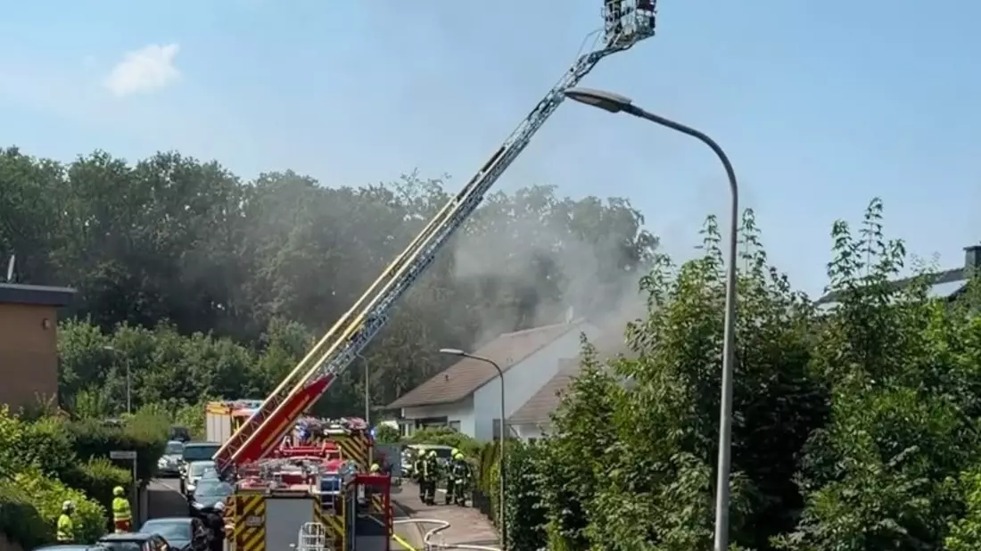 FW-EN: Feuer im Eulenweg - Extreme Belastung für die Einsatzkräfte - Bild: presseportal.de