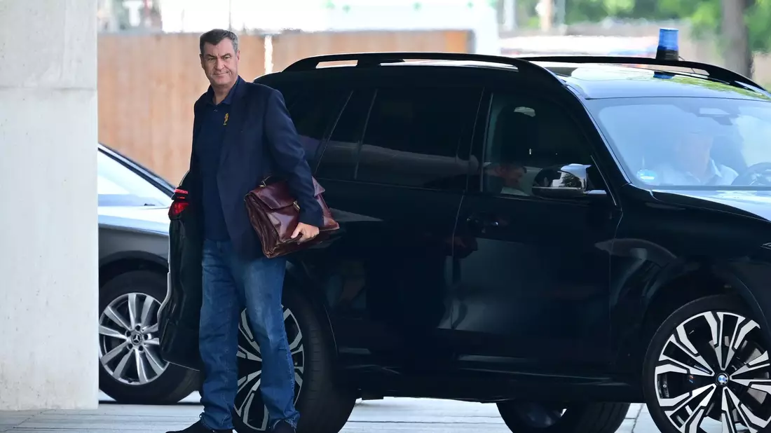 CSU-Chef Söder fuhr am Kanzleramt vor. - Bild: Fabian Sommer/dpa