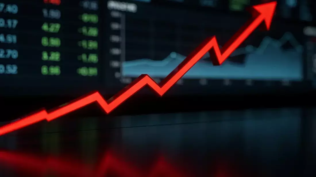 CSG Stock Plunges 65% Amid Capacity Concerns, Record Backlog Offers Hope