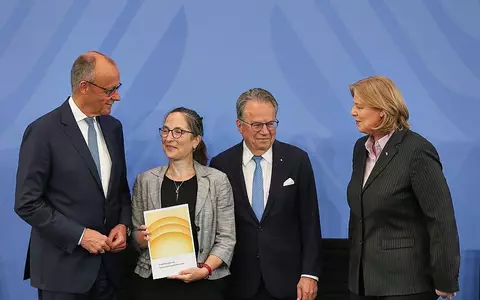 Übergabe des Berichts der Rentenkommission (Archiv) - Foto: via dts Nachrichtenagentur