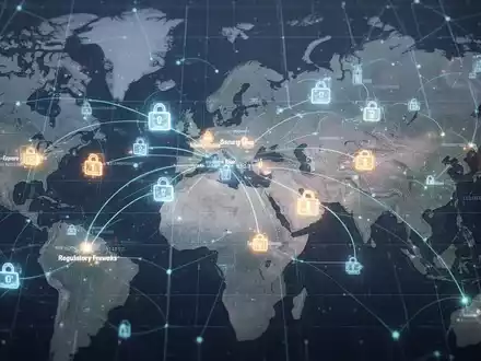 Digitales Netzwerkgitter über Europa- und Asienkarte mit leuchtenden Datenpaketen, symbolisiert globale Digitalisierung und Politikdiskussionen. - Foto: über boerse-global.de