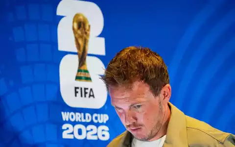 Julian Nagelsmann hat vor dem K.-o-Rundenspiel gegen Paraguay gesprochen. - Foto: Martin Meissner/AP/dpa