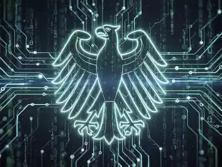 Abstrakte digitale Darstellung fließender Daten und Schaltkreise, überlagert mit einer dezenten Umrisslinie des Bundesadlers. - Foto: über boerse-global.de