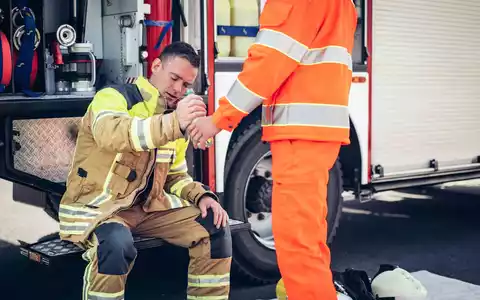 FW Dresden: Anhaltende Hitze sorgt erneut für hohe Belastung von Rettungsdienst, Feuerwehr und Leitstelle - Foto: presseportal.de