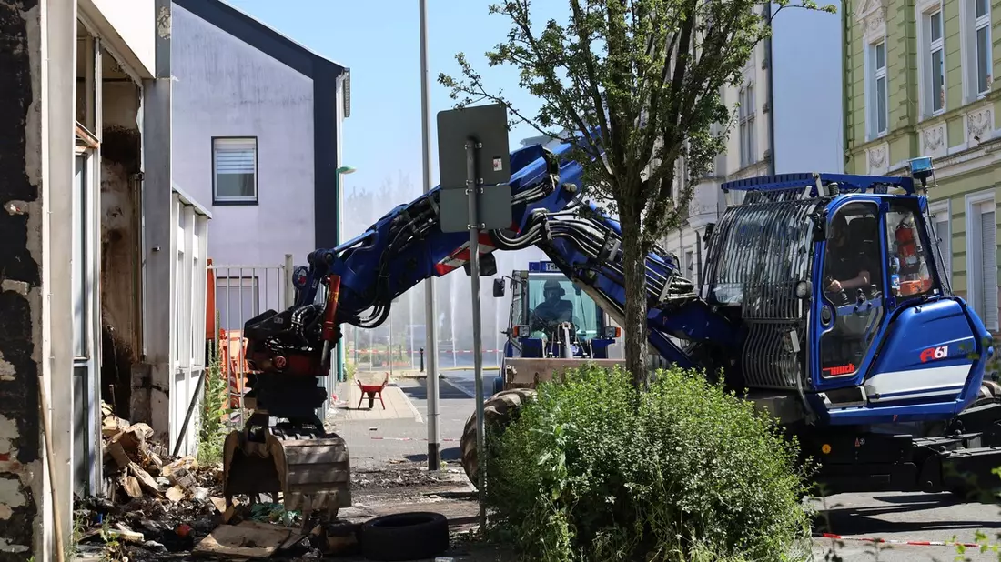 FW-Velbert: Umfangreicher Gefahrguteinsatz in Velbert-Mitte erfolgreich abgeschlossen - Bild: presseportal.de