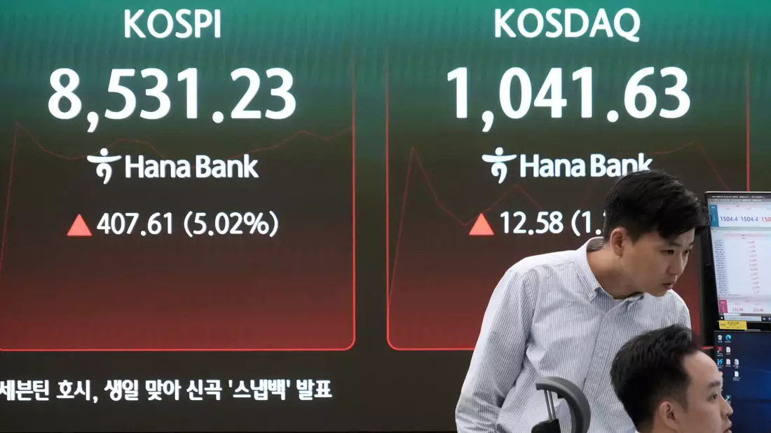 Der südkoreanische Kospi gilt seit letztem Jahr als weltweit erfolgreichster Leitindex.  - Bild: Ahn Young-joon/AP/dpa