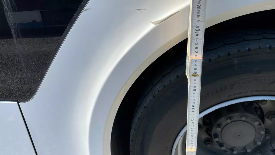 POL-HM: Zeugen nach Unfallflucht gesucht - Bild: presseportal.de