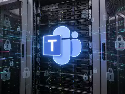 Ein leuchtendes Microsoft Teams-Logo auf einem Serverrack in einem Rechenzentrum, mit digitalen Datenströmen und Sicherheitssymbolen. - Foto: über boerse-global.de