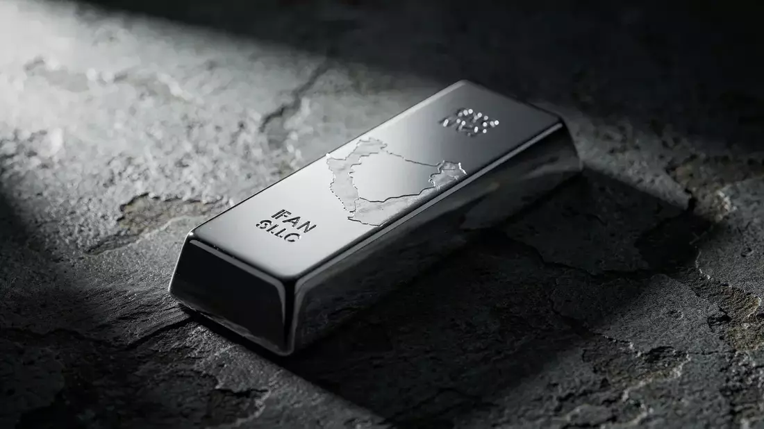 Silver Plunges 47% from Peak: Fed Rate Hikes and Easing Tensions Fuel Sell-Off