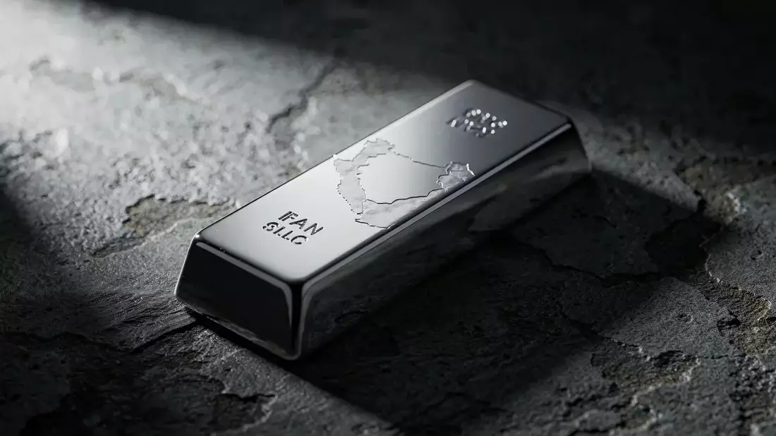 Silver Slumps Below $60: Fed, Geopolitical Easing, and Shifting Industrial Demand Weigh Heavily