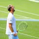 Glücklich und erleichtert feierte Jan-Lennard Struff seinen Zweitrunden-Einzug in Wimbledon. - Bild: Frank Molter/dpa