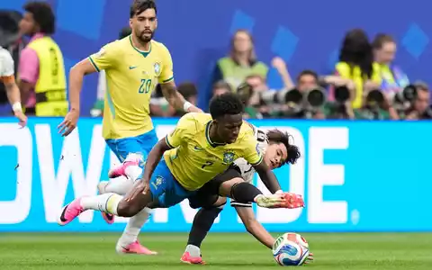 Brasilien mit Real Madrids Vinícius Júnior hatte mit Japan große Mühe. - Foto: Ashley Landis/AP/dpa