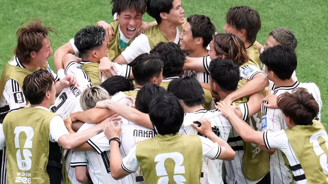 Japan feierte das 1:0 durch Bundesliga-Profi Sano. - Bild: Eric Smith/FR171023 AP/AP/dpa