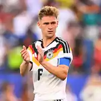 Will weiter für Deutschland spielen: Kapitän Kimmich. - Foto: Tom Weller/dpa