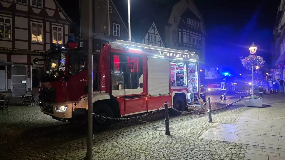 FW Celle: Rauchentwicklung in der historischen Altstadt von Celle - Bild: presseportal.de